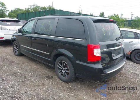 2013 Chrysler Town & Country Touring z USA, uszkodzony, nr VIN 2C4RC1BG7DR555957